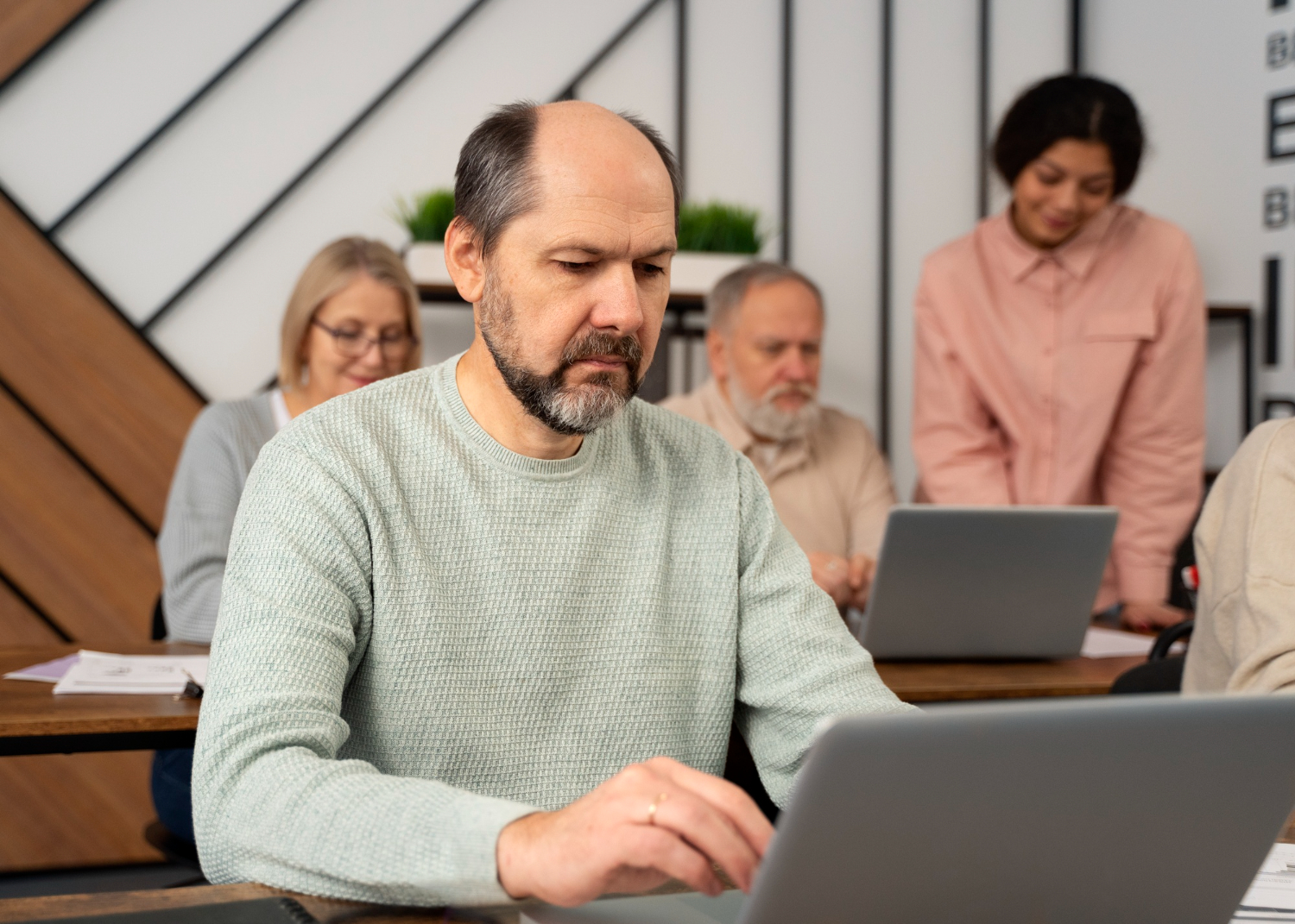 ¿TE PENSIONASTE POR UN FONDO PRIVADO Y SALISTE PERDIENDO? ASÍ PUEDES RECLAMAR INDEMNIZACIÓN DE PERJUICIOS EN COLOMBIA